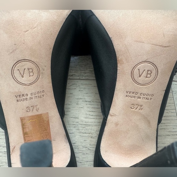 Veronica Beard
Leather Bow Accents Mules black 
Women's Size 37.5 - Picture 13 of 15